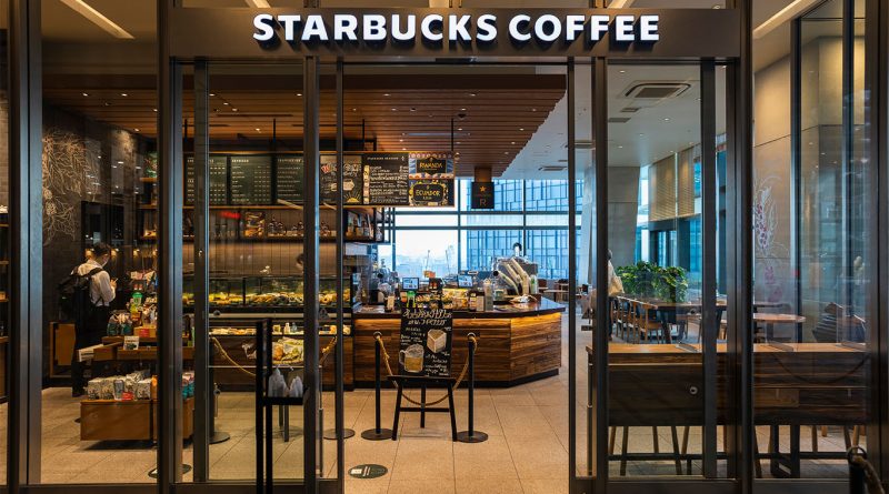 Starbucks coffeehouse to support employee dress code change article